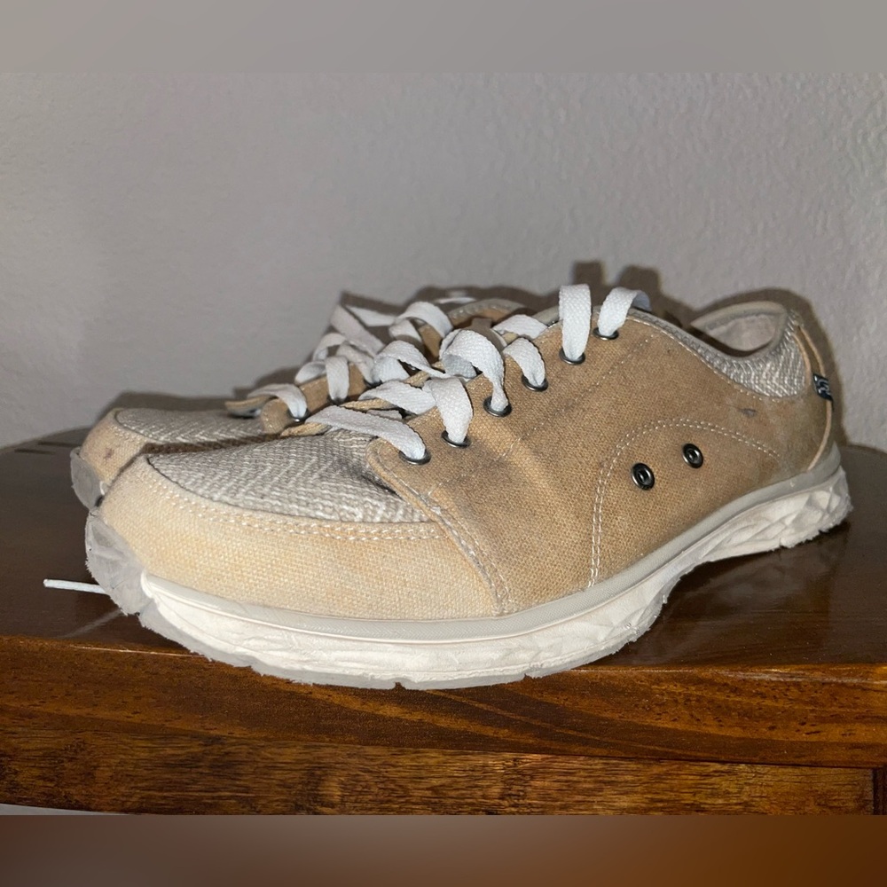 Dr. Scholl's Beige Canvas Sneakers